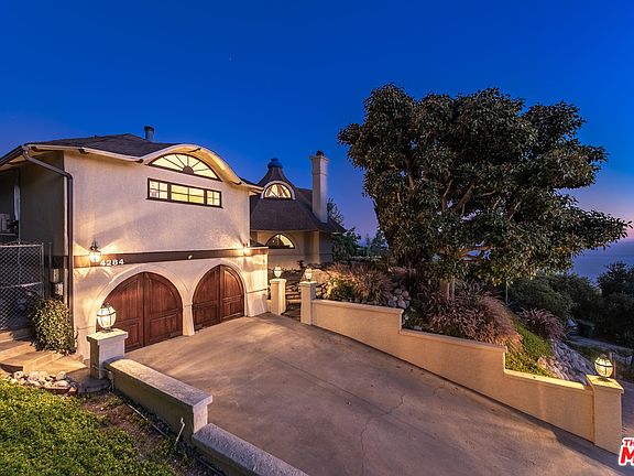 4th image of 4284 Avenida De La Encinal
