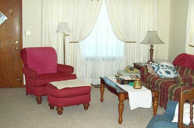 2nd image of 307 S Valencia Dr