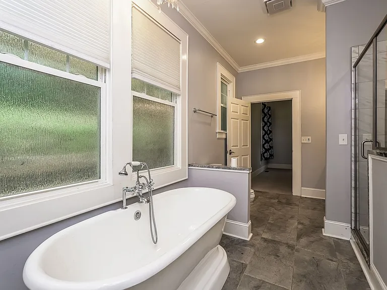 340 W End Blvd — Photo 14