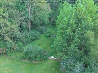 37 Rambling Oaks Dr, Scott Depot, WV 25560