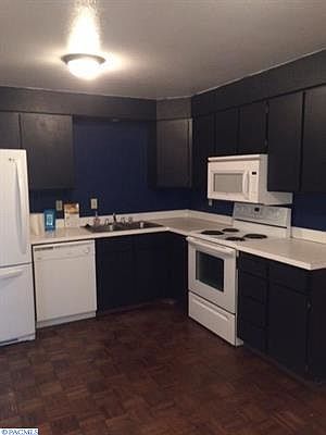 3rd image of 144 Van Giesen St