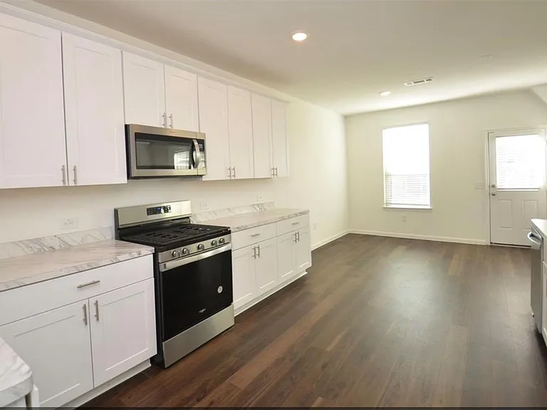 16412 Big Hickory Dr — Photo 8