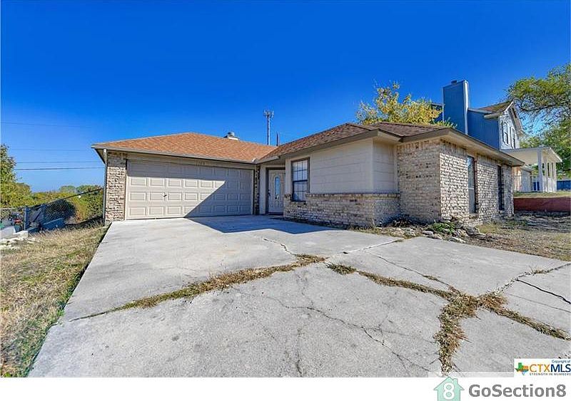 1st image of 1703 Bobby Lee Dr