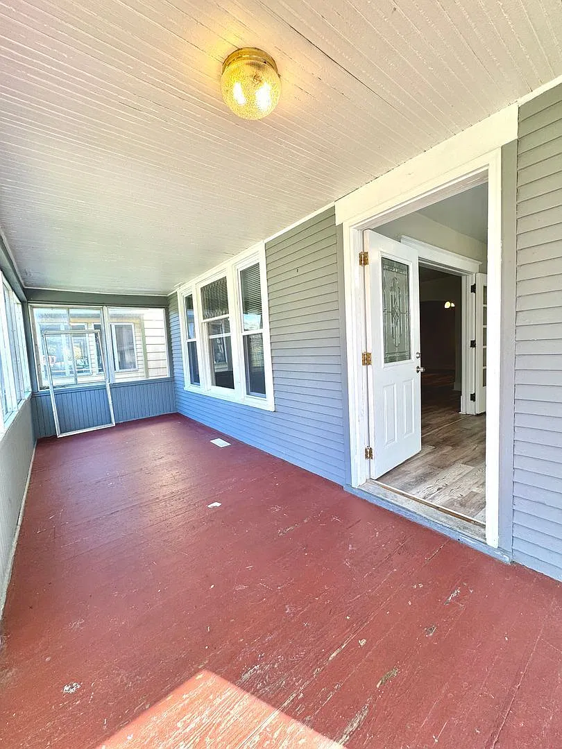3 bed, 1.0 bath, 1278 sqft, $1,475 — Photo 2