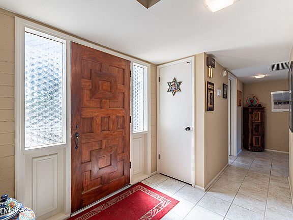 3rd image of 468 W Esperanza Blvd