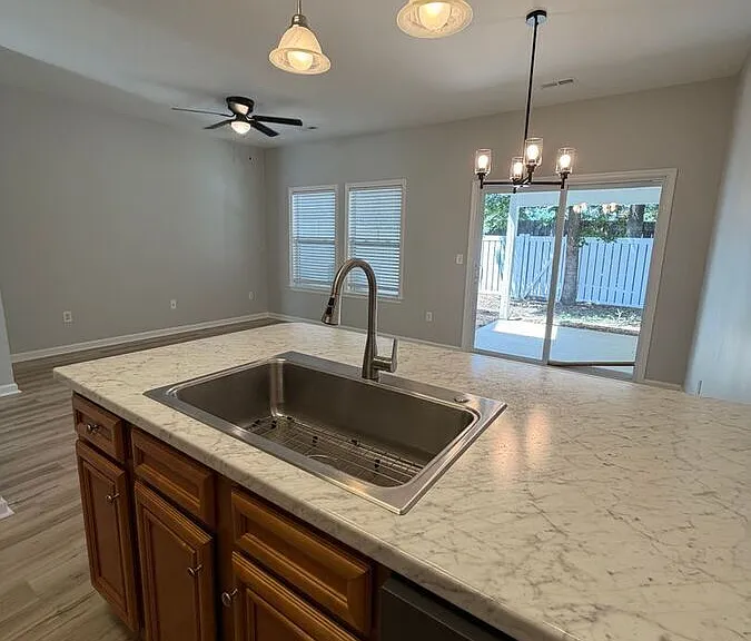 1033 Masons Place Cir #B — Photo 5