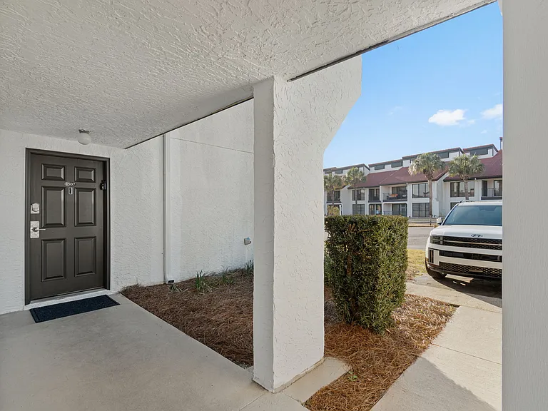 Welcome to Par for the Coast! A 3-BR ground level Villa located within Edgewater Resort and Golf in the heart of Panama City Beach.