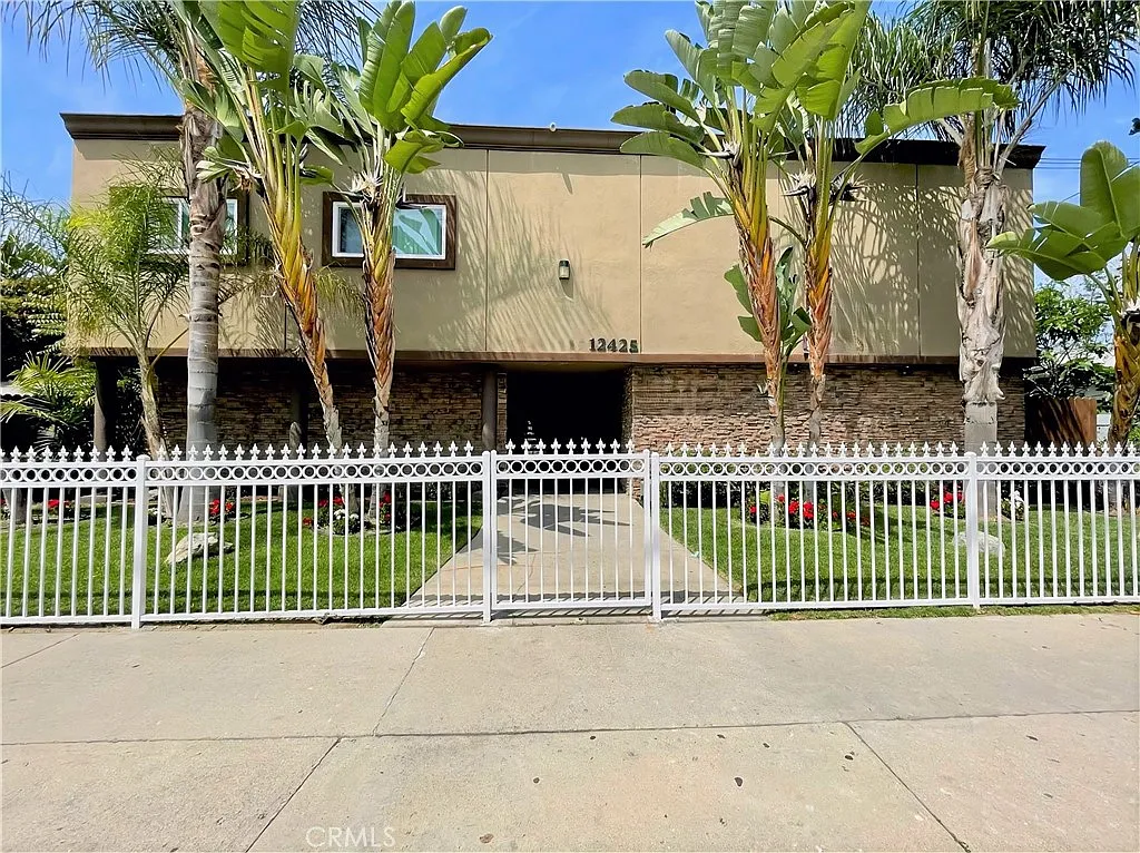 1 bed, 700 sqft, $1,895 — Photo 3