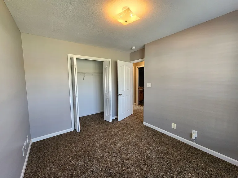 824 Ellie Nat Dr — Photo 32