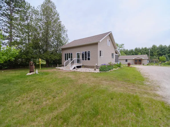 3750 River Rd, Manistee, MI 49660