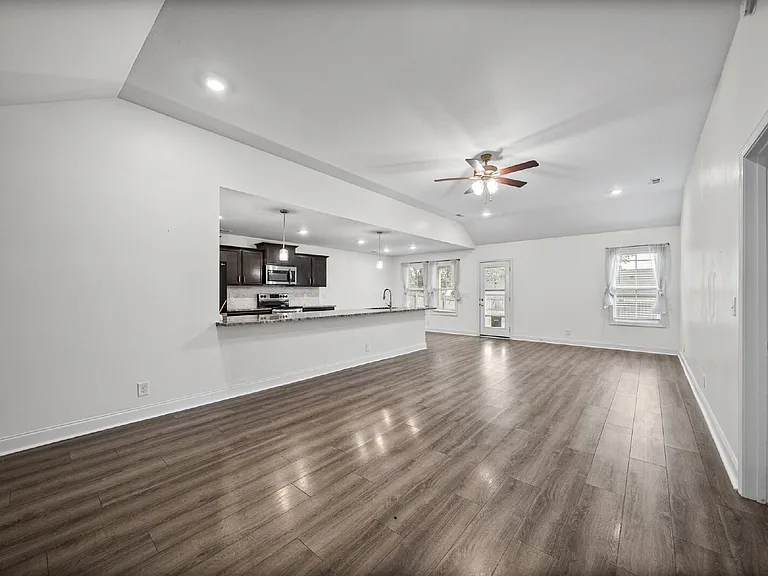 204 King Rd — Photo 4