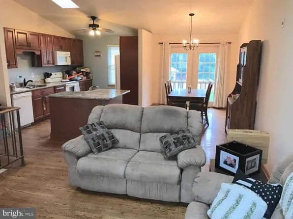 5625 Harbor Valley Dr, Baltimore, MD 21225