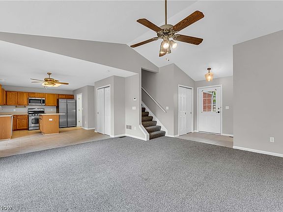 4th image of 467 Canterbury Ln