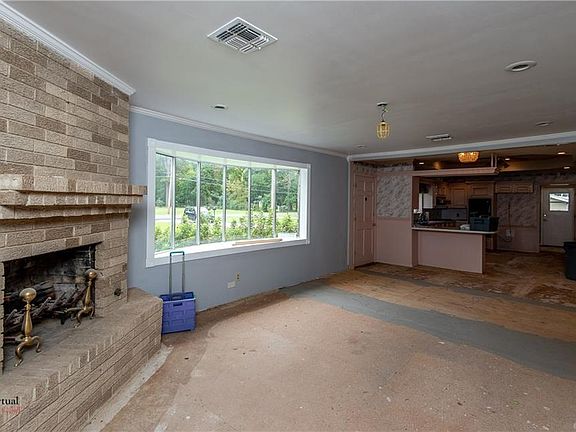 5th image of 2417 Amelia Ave