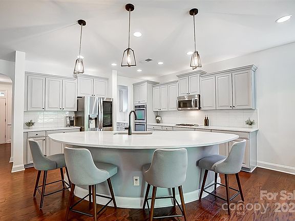 2nd image of 7111 Garden Hill Dr
