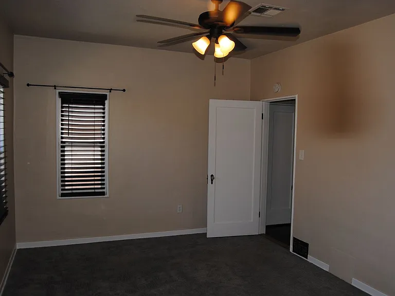 114 Flower St — Photo 15