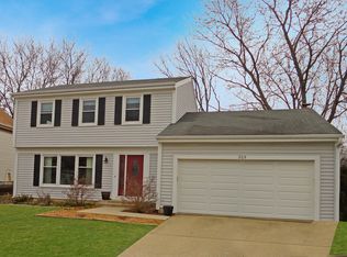 305 Amherst Ct, Vernon Hills, IL