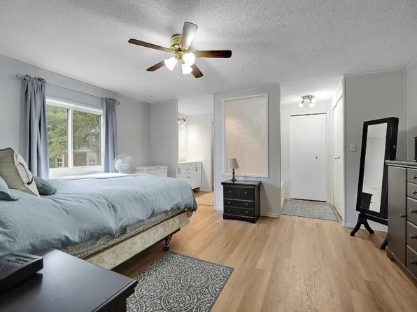 301 Stanley Ave, Okotoks, AB T1S 1M5