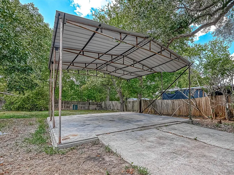 10694 Pine St — Photo 17