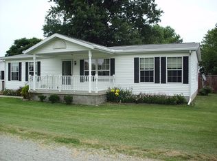 200 Hugo St, Saint Peter, IL 62880