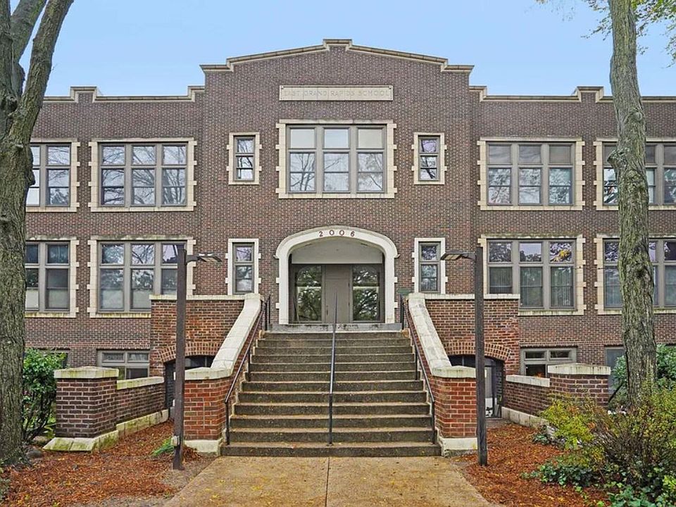 1st image of 2006 Wealthy St SE