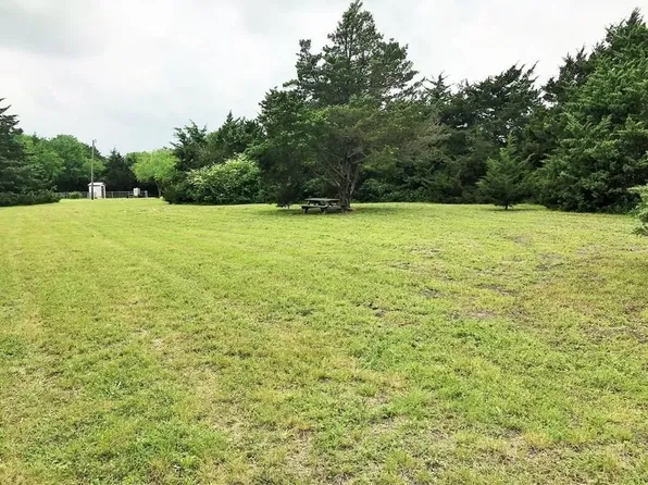 Hill Top Dr, Ennis, TX 75119