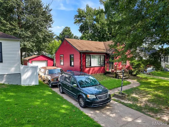 1944 Falcon Dr, Saint Louis, MO 63133
