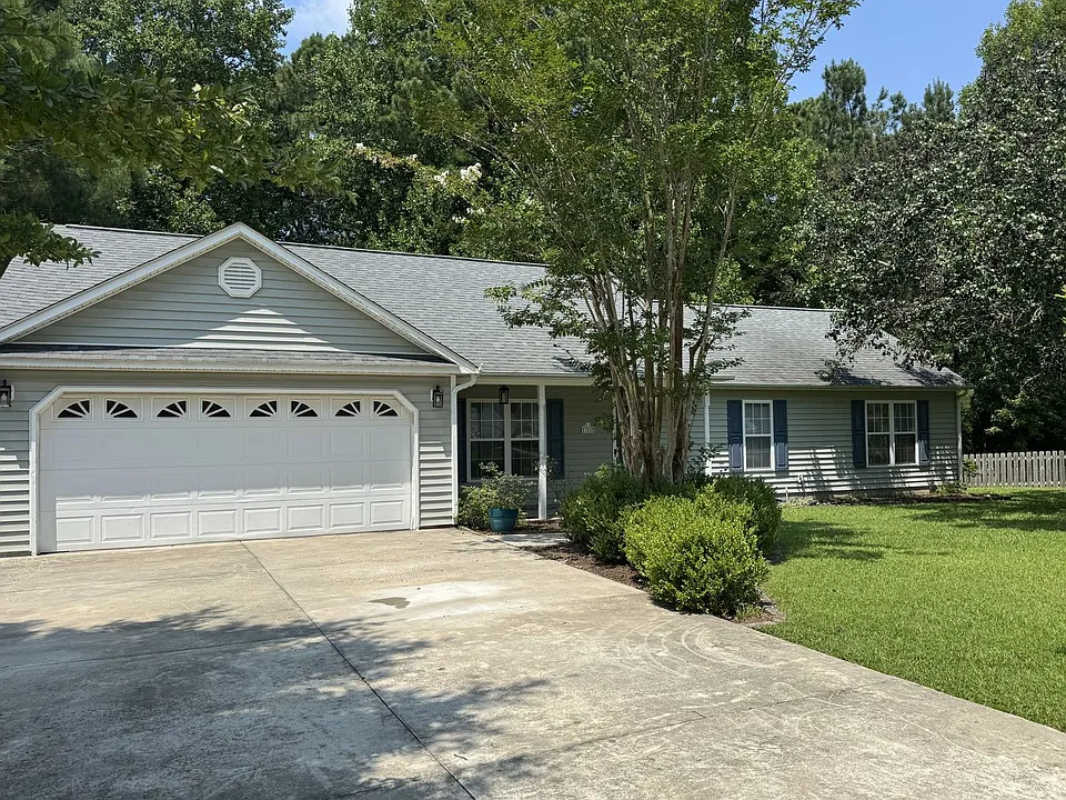 105 Farina Dr
