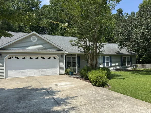 105 Farina Dr, Havelock, NC 28532