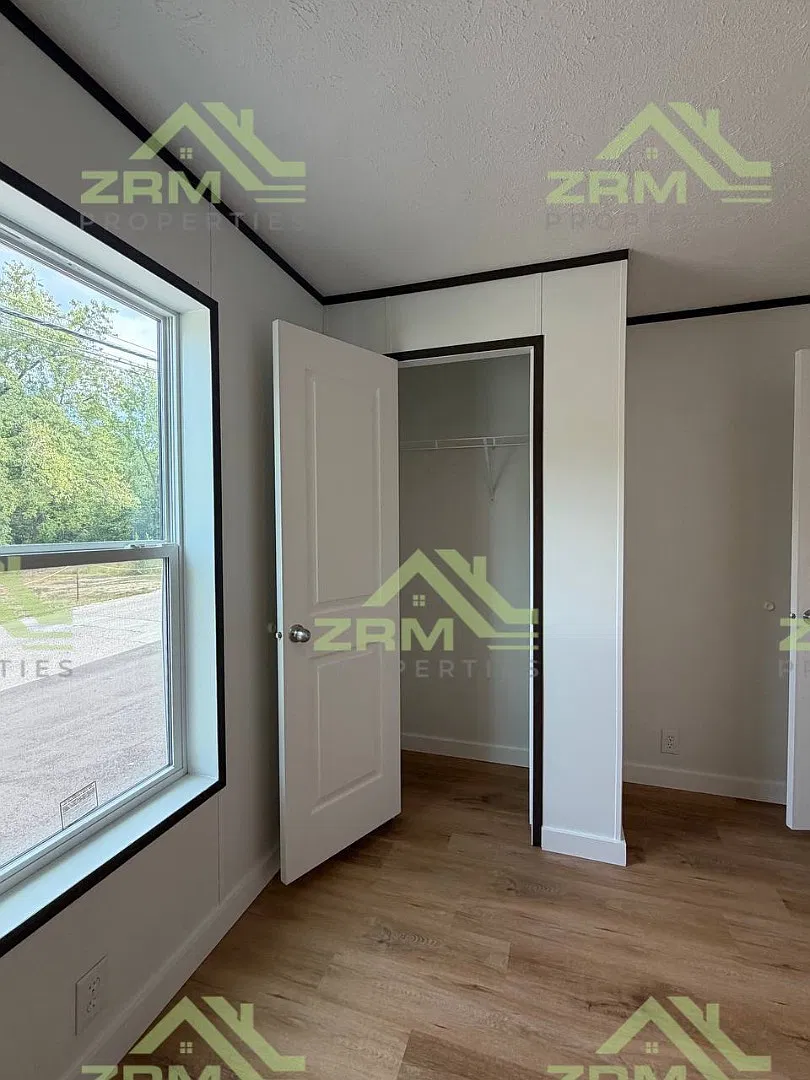 10422 Glendale Street — Photo 4