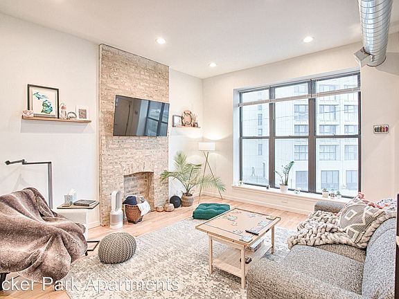 4th image of 1164 N Milwaukee Ave #7845918