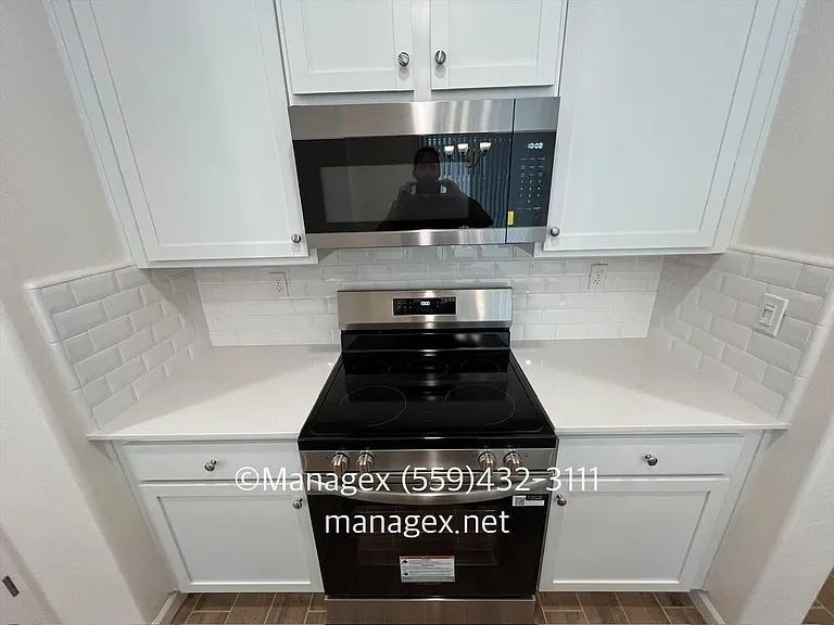 1516 Vintage Ln — Photo 3