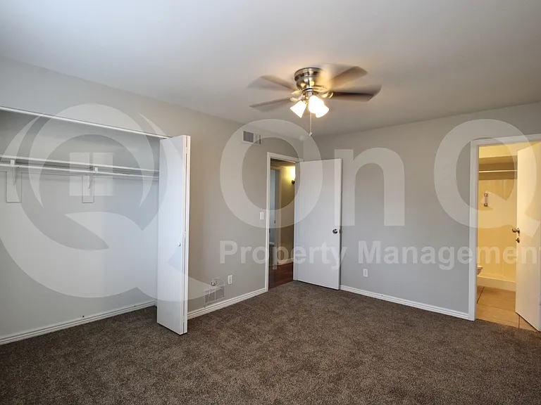 2522 E Don Carlos Ave — Photo 13