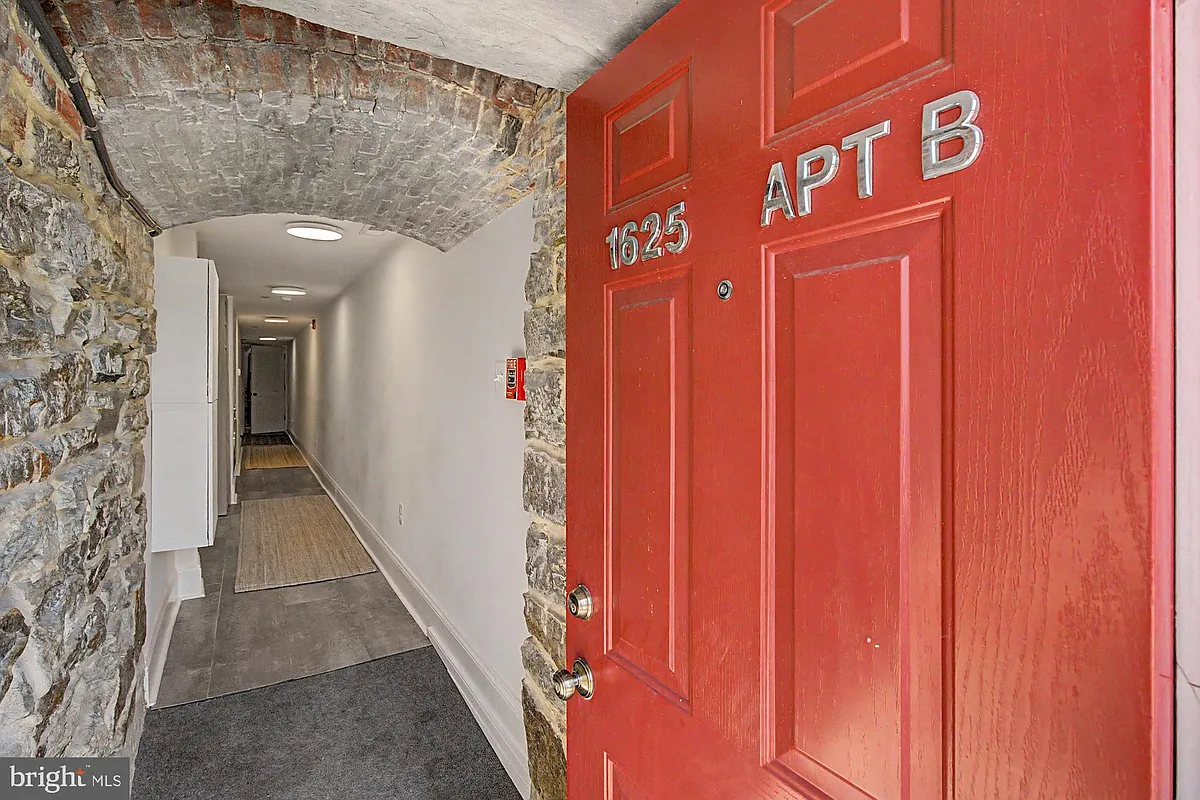 Photo 2 of 16 - 1625 Saint Paul St #B - Baltimore, MD Building Photo - 1625 Saint Paul St #B