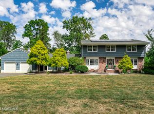 8 Heights Ter, Middletown, NJ 07748