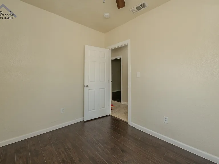 106 Paradise St — Photo 14