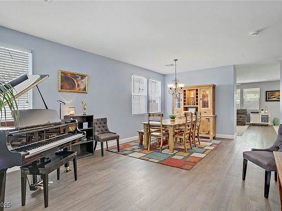 5th image of 10385 Grassyrock Ct