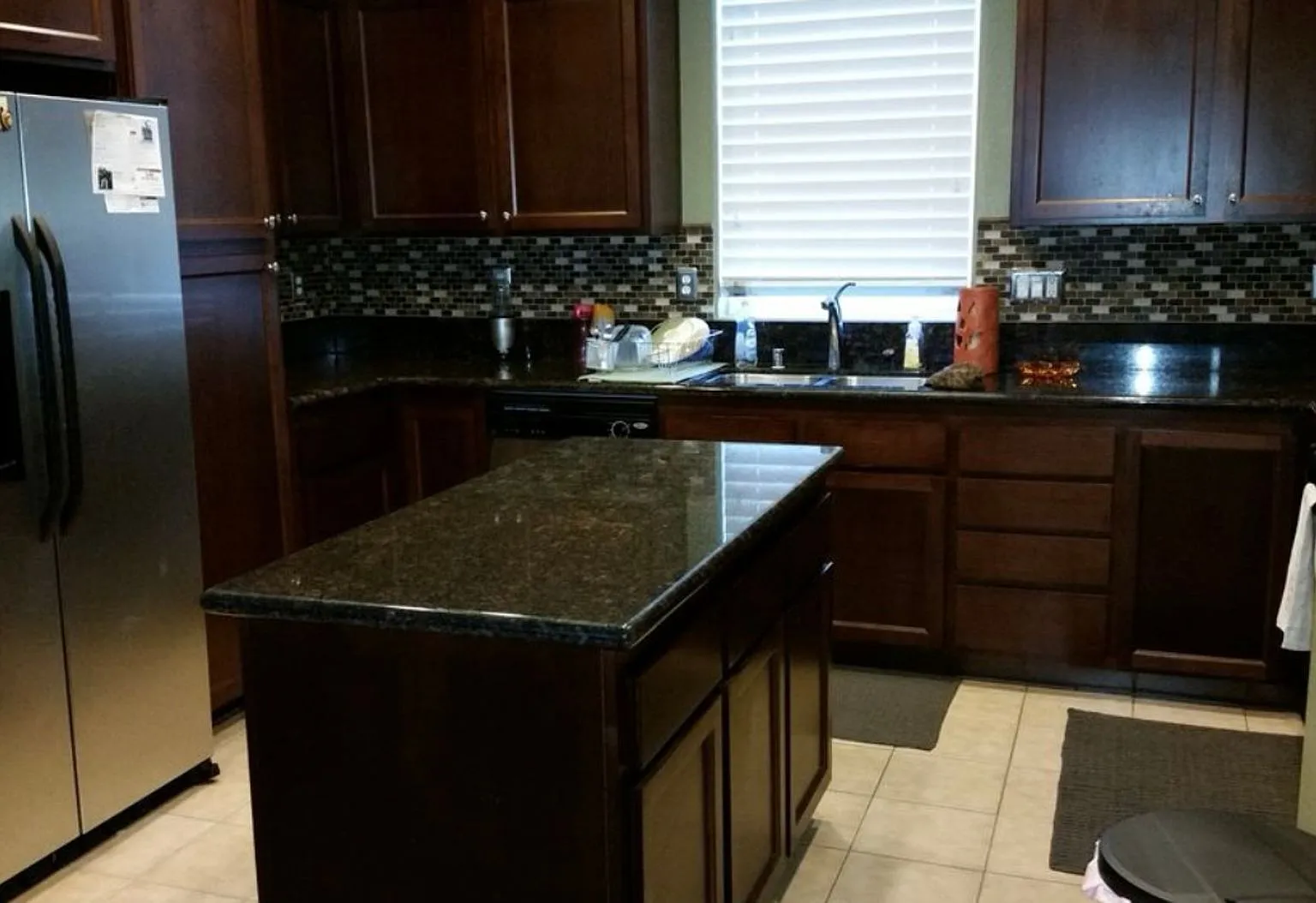 Awesome Natomas 3/2.5 Ready & Waiting For You! **Please Read Entire Ad For Viewings** — Photo 2