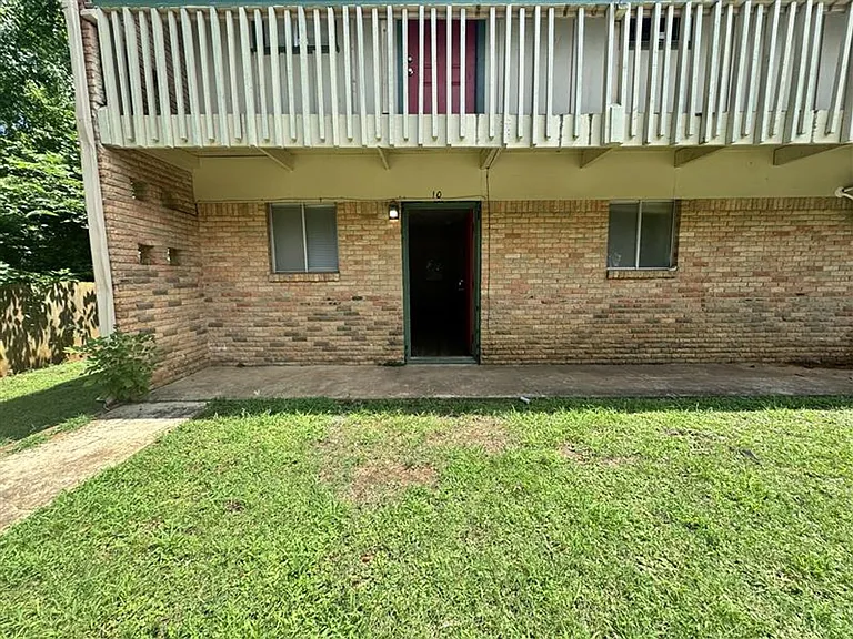 222 S Church St — Photo 16