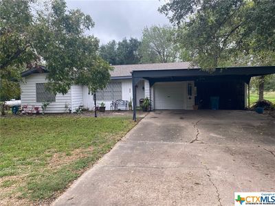 860 Buffalo St, Edna, TX, 77957