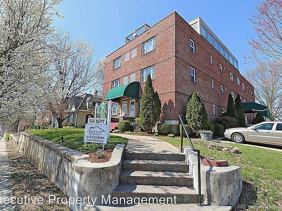 3rd image of 301 N Lorimier St APT 6