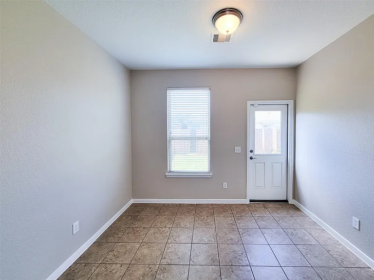 6535 Dayridge Ln — Photo 23