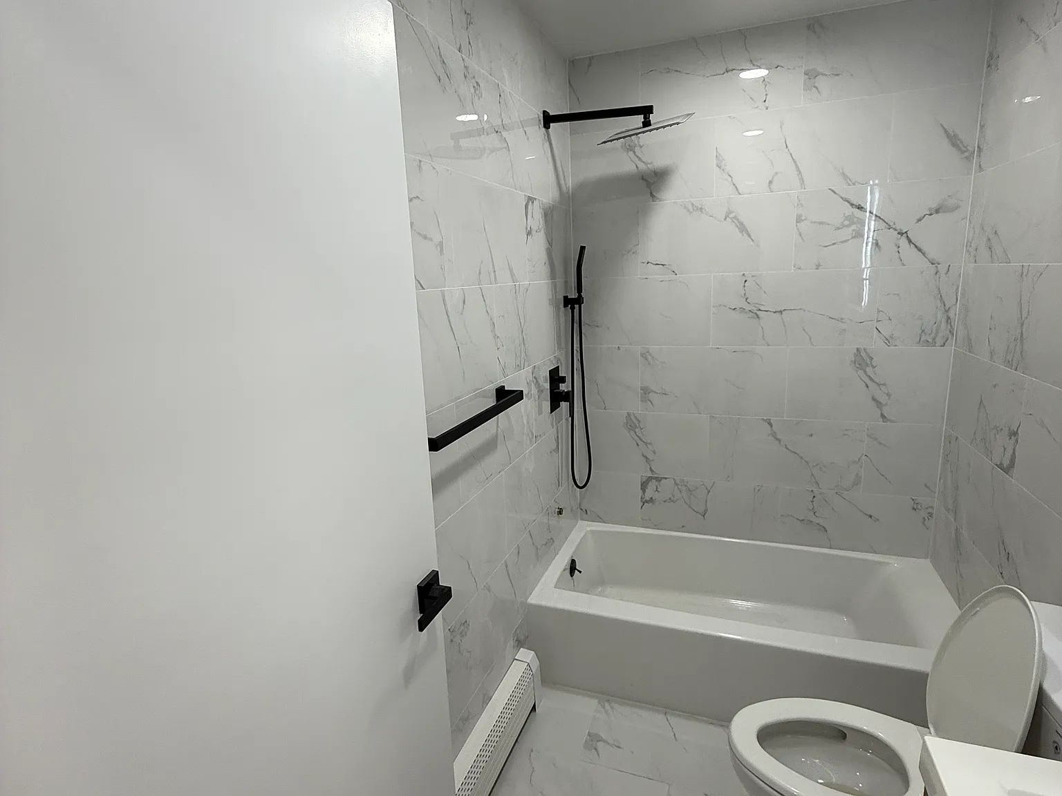 4 bed, 2000 sqft, $3,200 — Photo 4