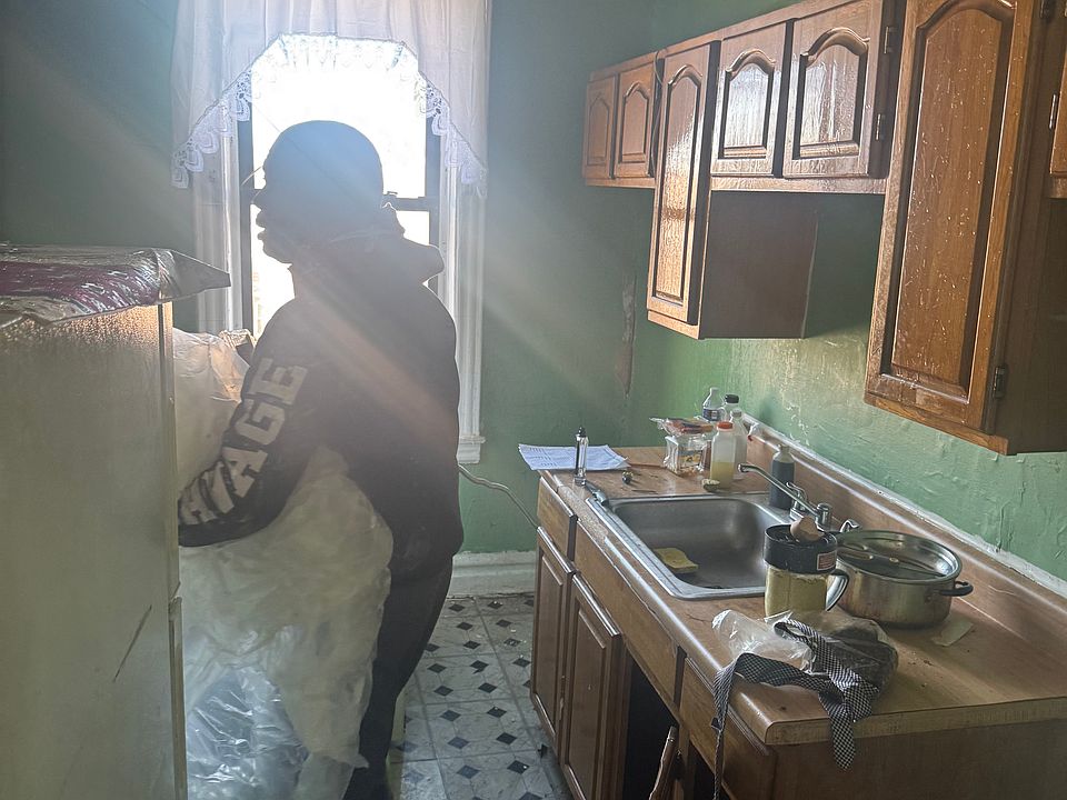 2nd image of 202 E 91st St APT A10