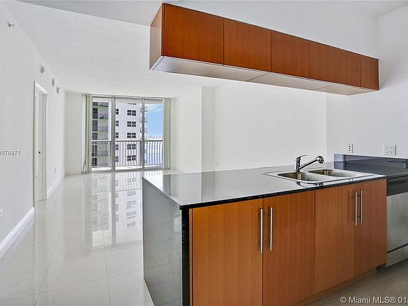 4th image of 1750 N Bayshore Dr APT 2003