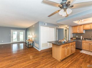 1400 Heritage Lndg APT 103, Saint Charles, MO 63303