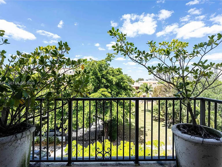300 Majorca Ave #Penthouse 404 — Photo 9