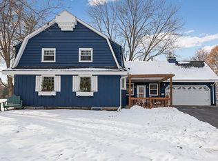 5001 Clover Rdg, Edina, MN 55436