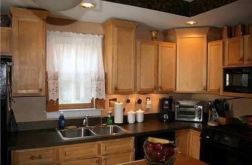2nd image of 1613 Longwood Dr