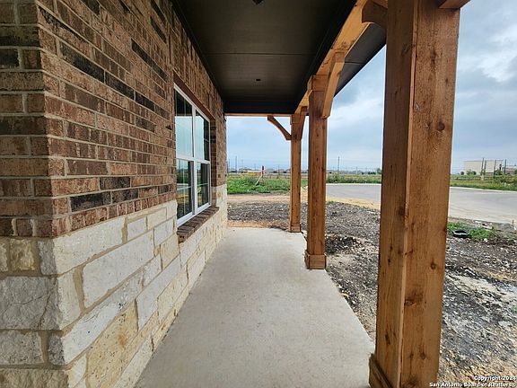3rd image of 7915 Viper Cove